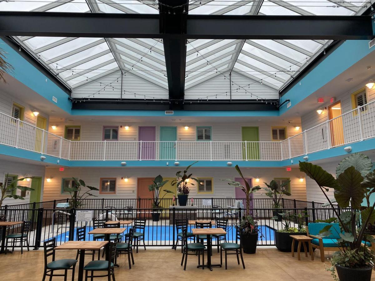 Worthington Of Logan Hotel Екстериор снимка
